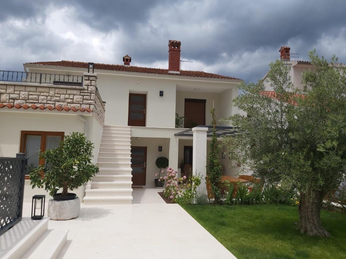 Haus Silvia Apartment Rovinj Exterior photo