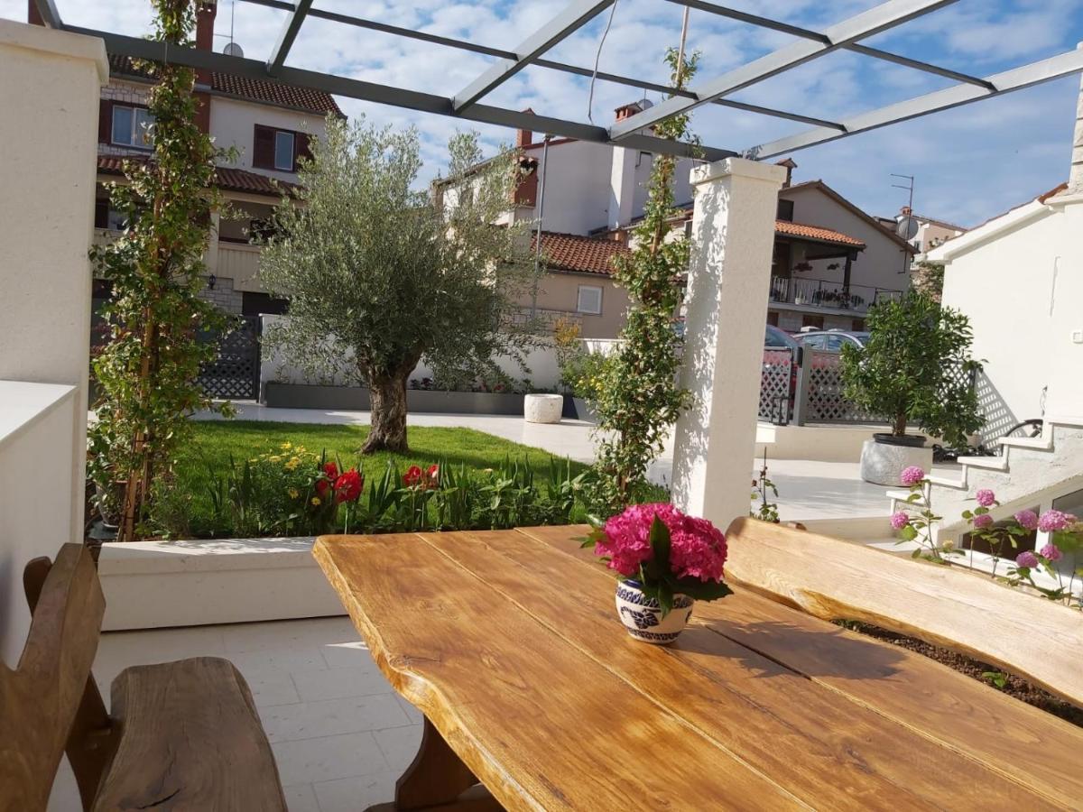 Haus Silvia Apartment Rovinj Exterior photo