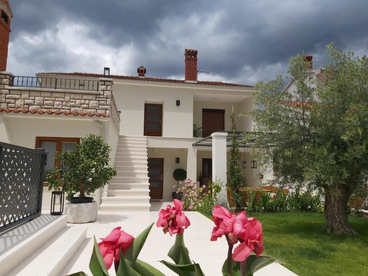 Haus Silvia Apartment Rovinj Exterior photo